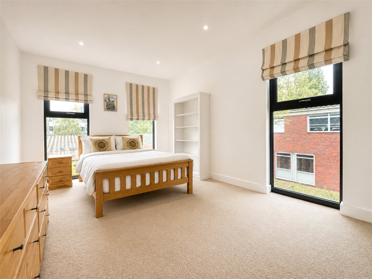 2 bedroom Flat, Sparkford Road, Winchester, SO22 - , Image 6