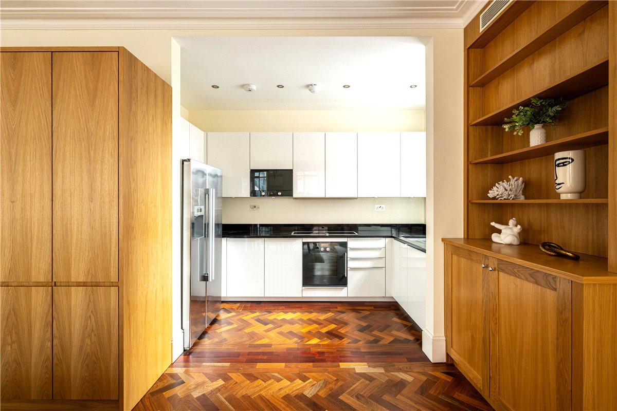 2 bedroom Flat, Grosvenor Square, Mayfair, W1K - Available, Image 9