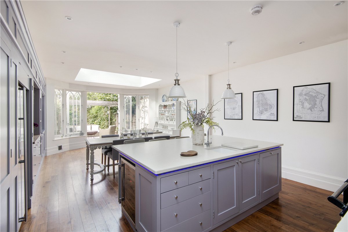 5 bedroom House, Wandsworth Common West Side, London, SW18 - Sold
