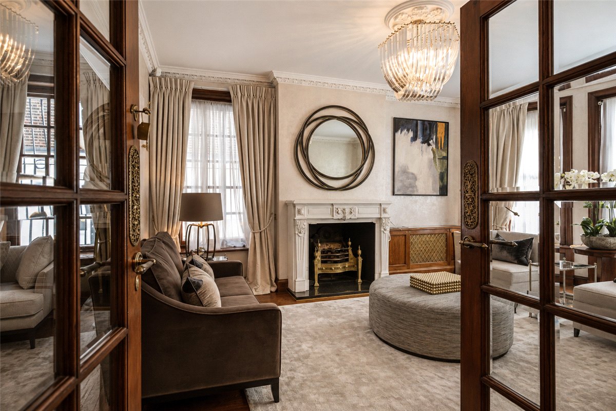 7 bedroom House, Upper Brook Street, Mayfair, W1K - Available