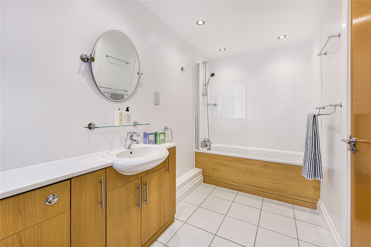 3 bedroom Flat, Stafford Court, Kensington High Street, W8 - Available, Image 1