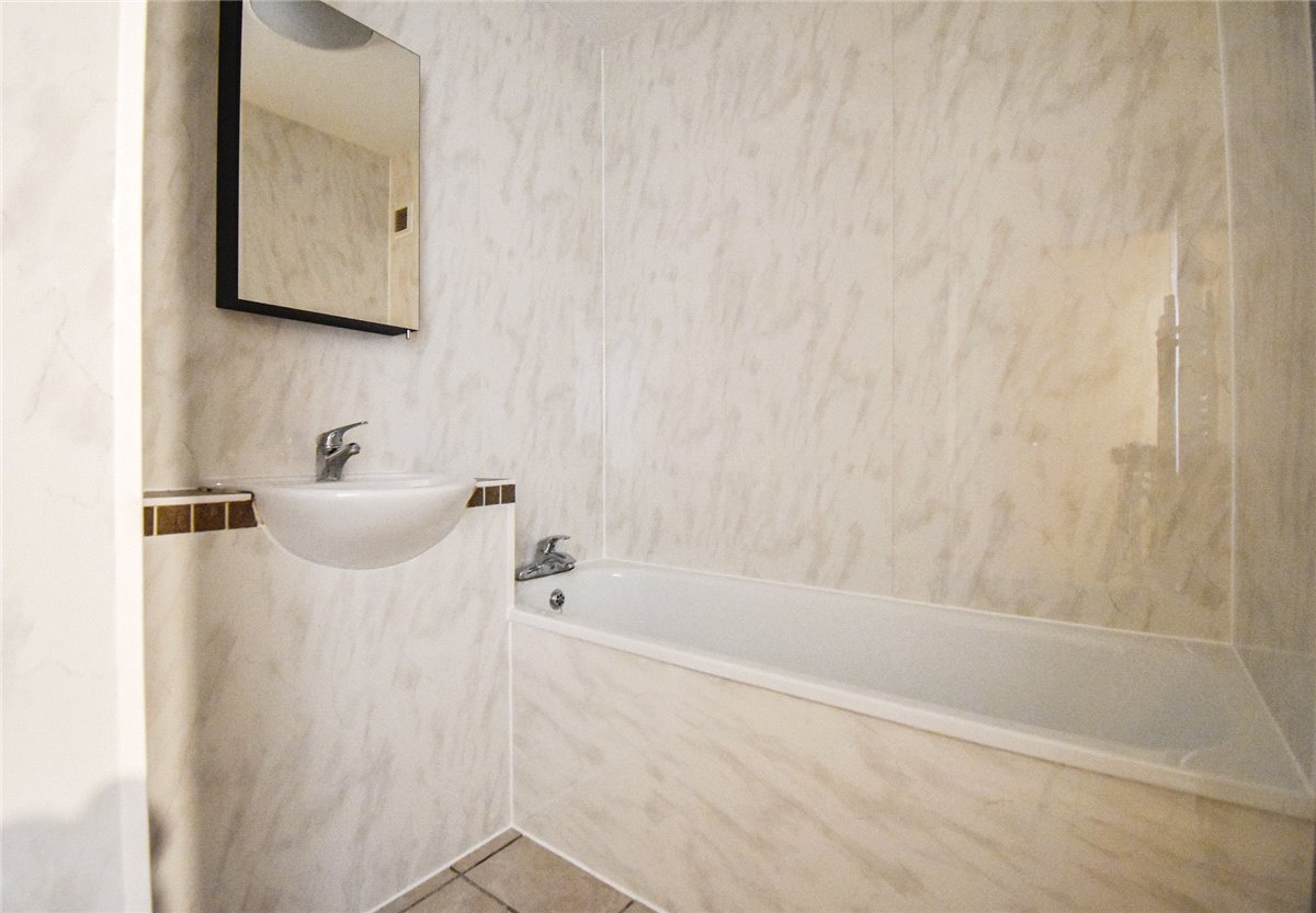 2 bedroom Flat, Beaufort Place, Thompsons Lane, CB5 - Let Agreed, Image 2