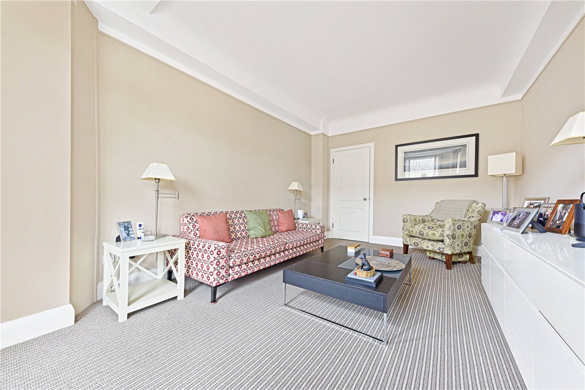 2 bedroom Flat, Bryanston Place, Marylebone, W1H - Sold