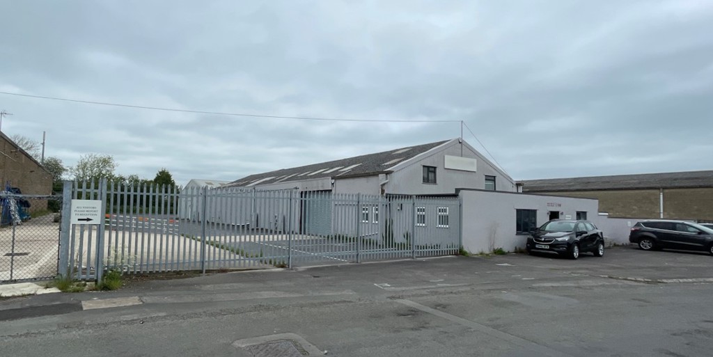 12218 Sq Ft, Unit 3 Carterton Industrial Estate, Carterton, OX18 - Available