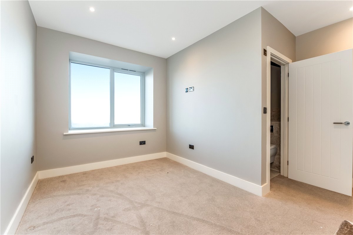 2 bedroom Flat, Farne House, 12 Crewe Street, NE68 - Available, Image 12