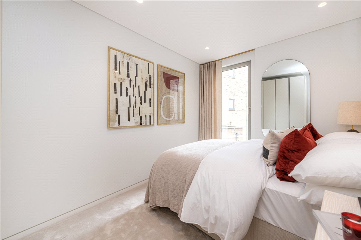 3 bedroom Maisonette, South Molton Street, Mayfair, W1K - Available, Image 6