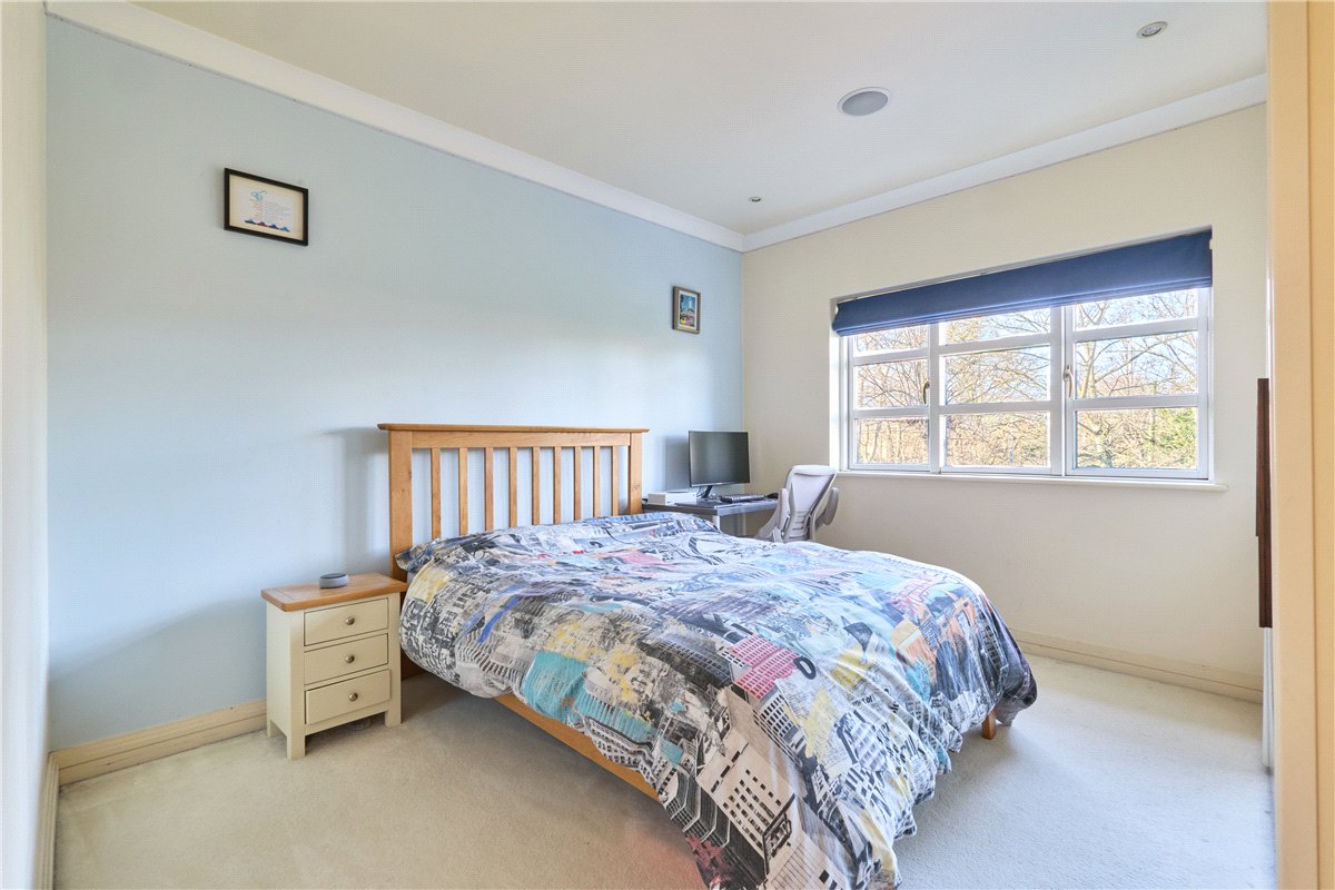 4 bedroom House, Mill Reef, Newmarket, CB8 - Available, Image 2