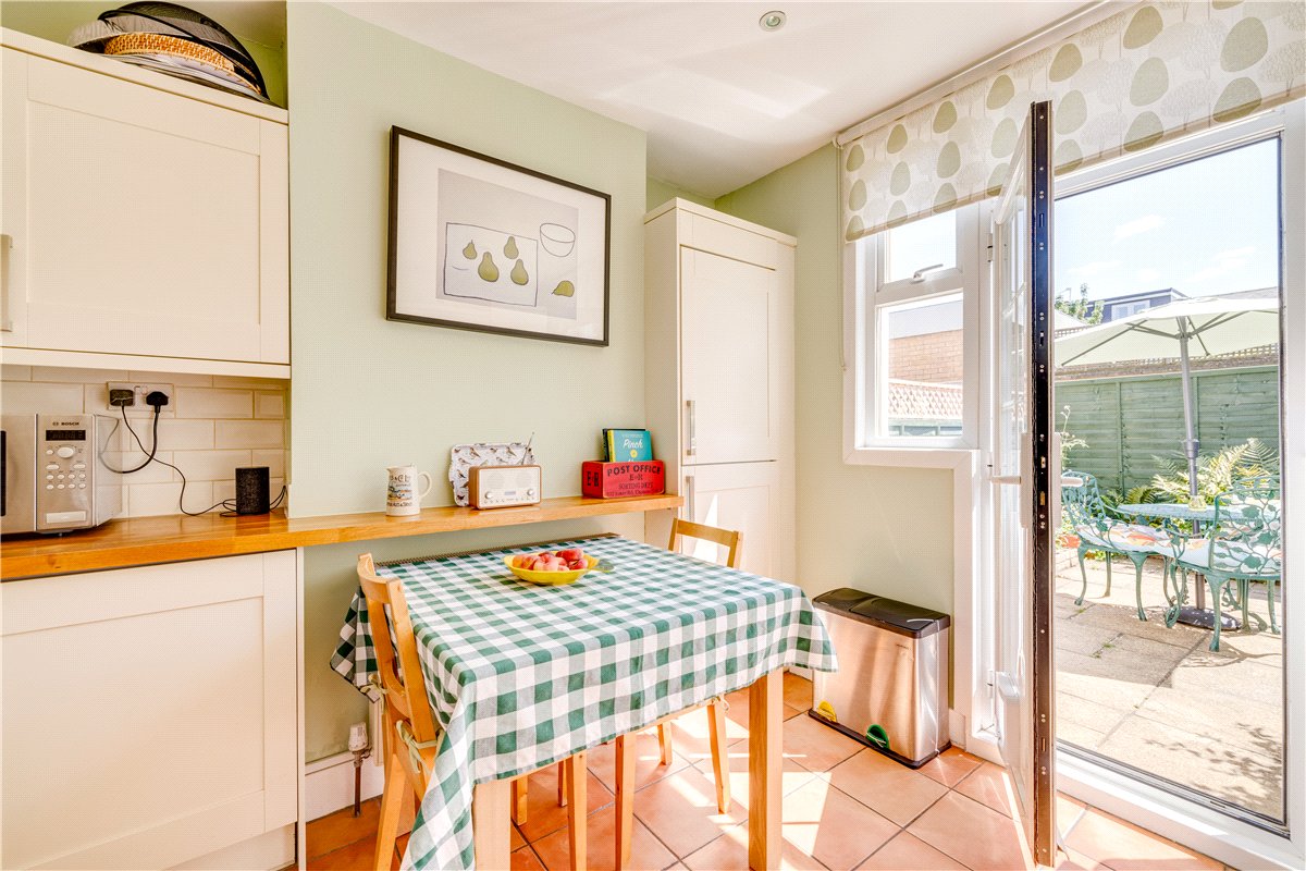 1 bedroom Maisonette, Smeaton Road, London, SW18 - Available, Image 1