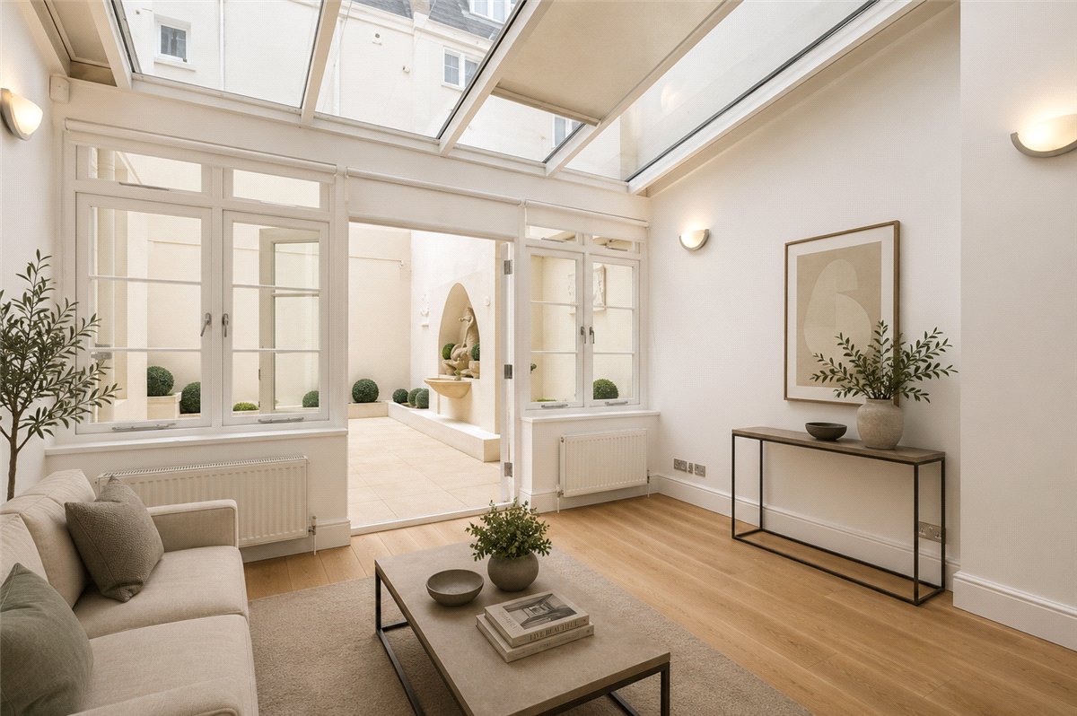 3 bedroom Maisonette, Eaton Place, London, SW1X - Available, Image 4