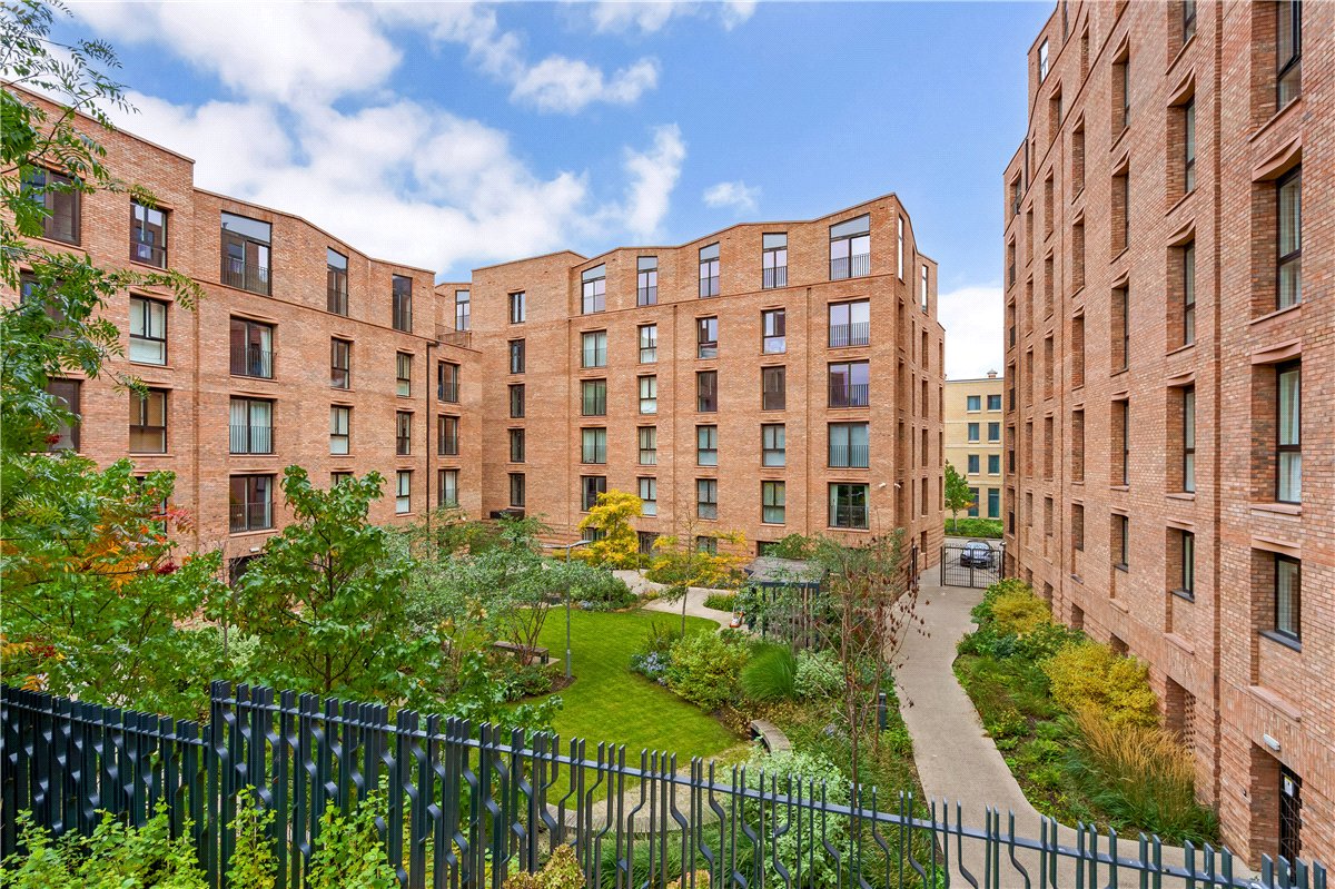 3 bedroom Flat, Toft Green, York, YO1 - Available