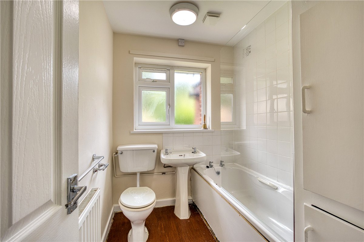 2 bedroom Bungalow, Redhill Drive, Bredbury, SK6 - Available, Image 6