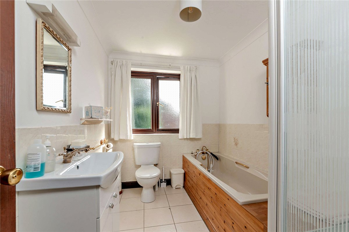 4 bedroom House, Harewood Drive, Cold Ash, RG18 - Available, Image 18