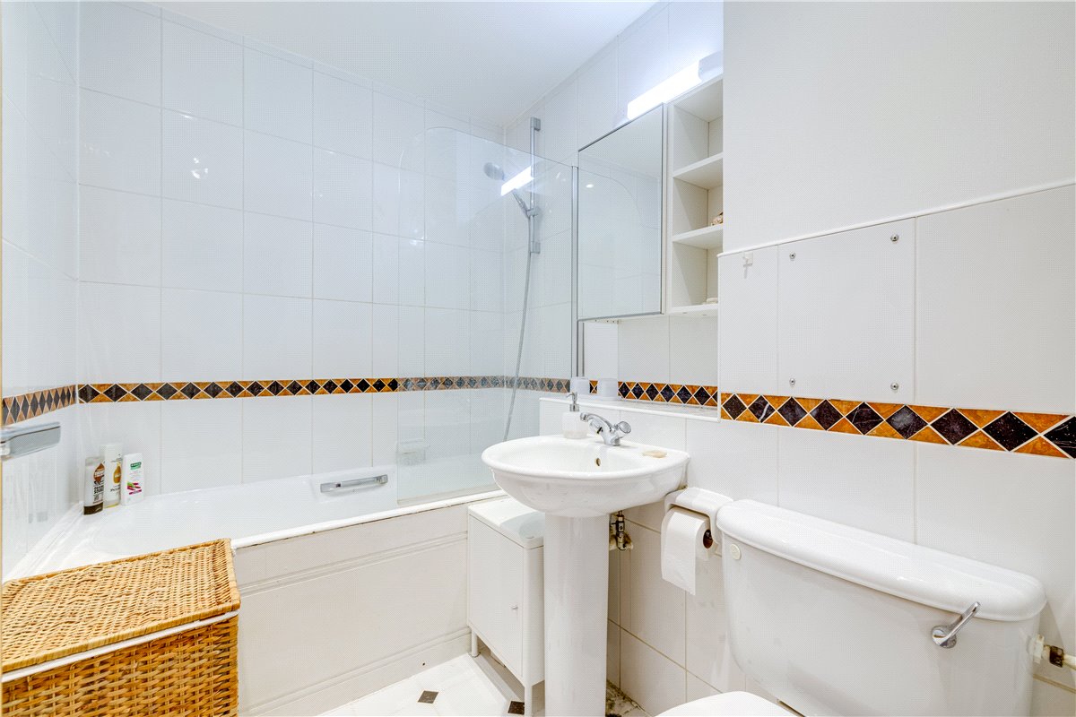 2 bedroom Flat, Rosebery Avenue, Clerkenwell, EC1R - , Image 4
