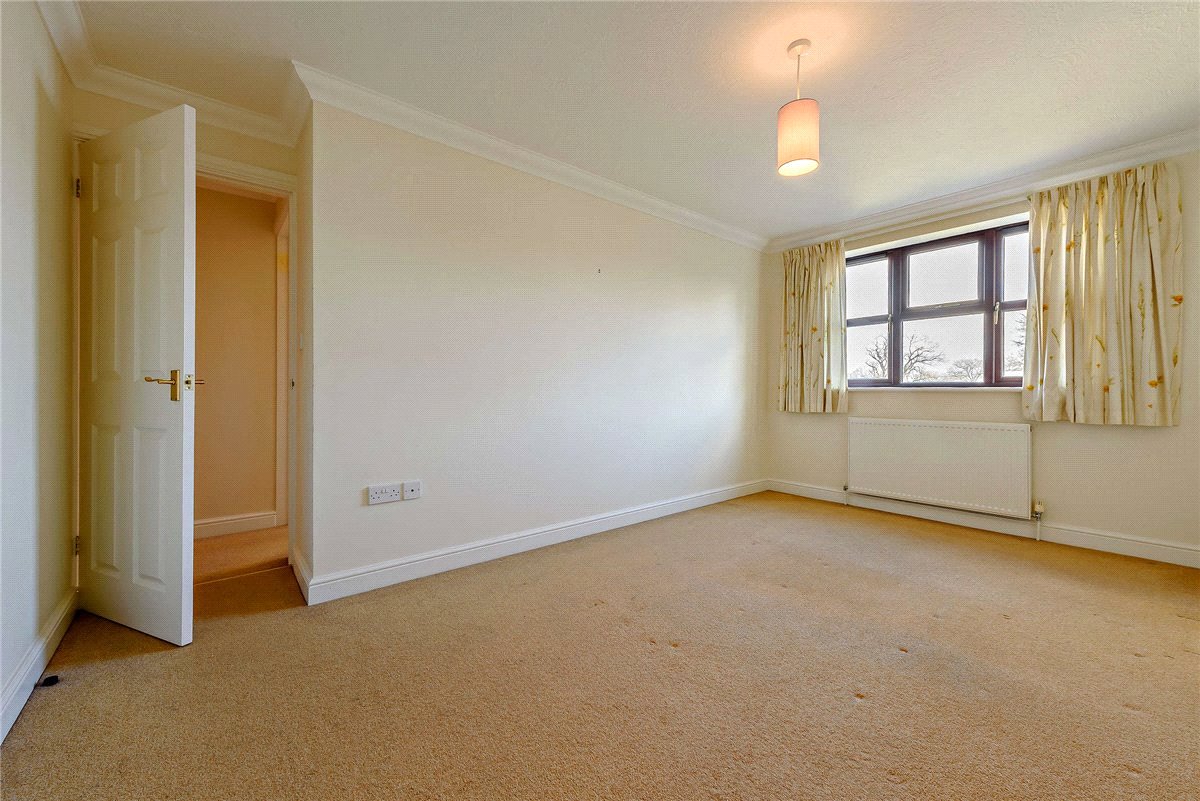 3 bedroom House, Hedge Row, Gore End Road, RG20 - Available, Image 7