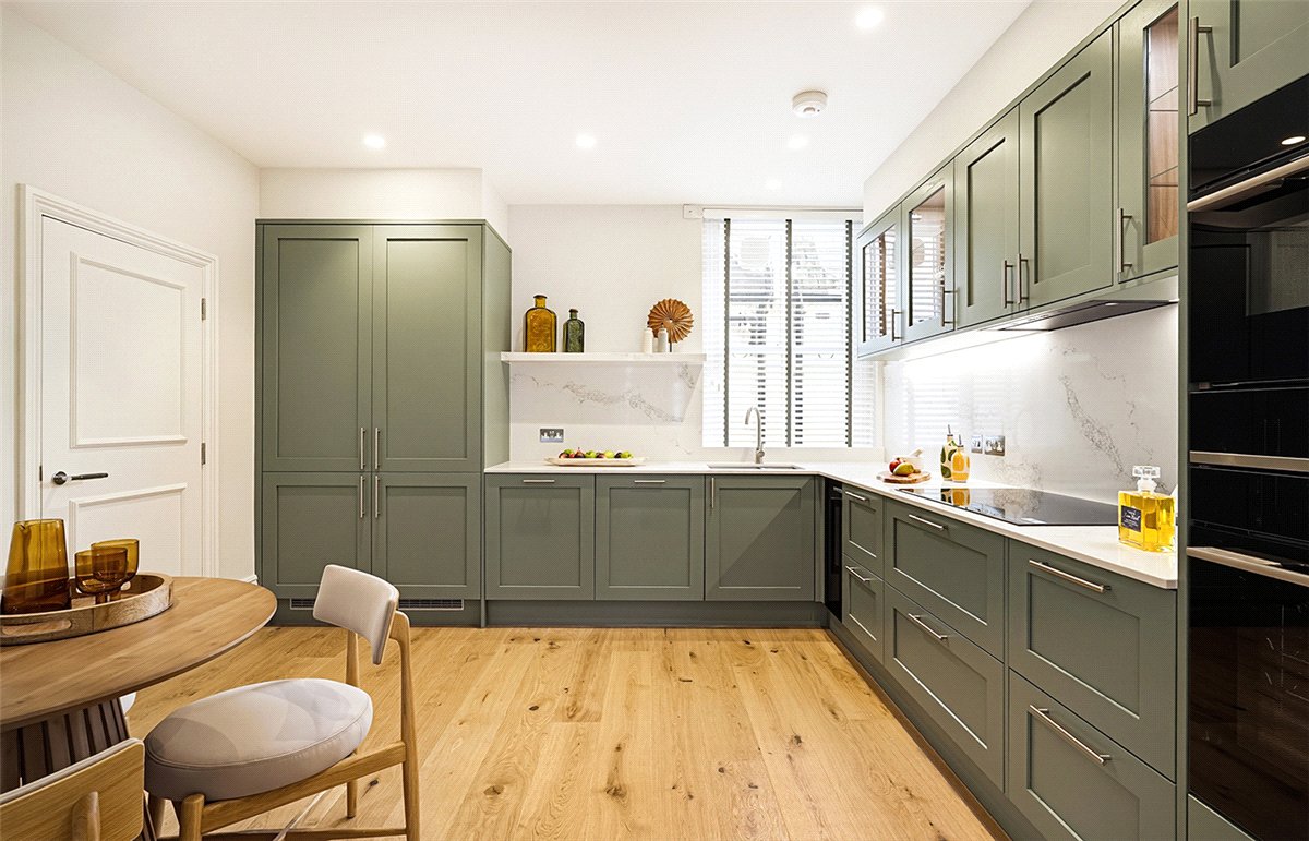 4 bedroom Flat, St Georges Court, Gloucester Road, SW7 - Available, Image 11