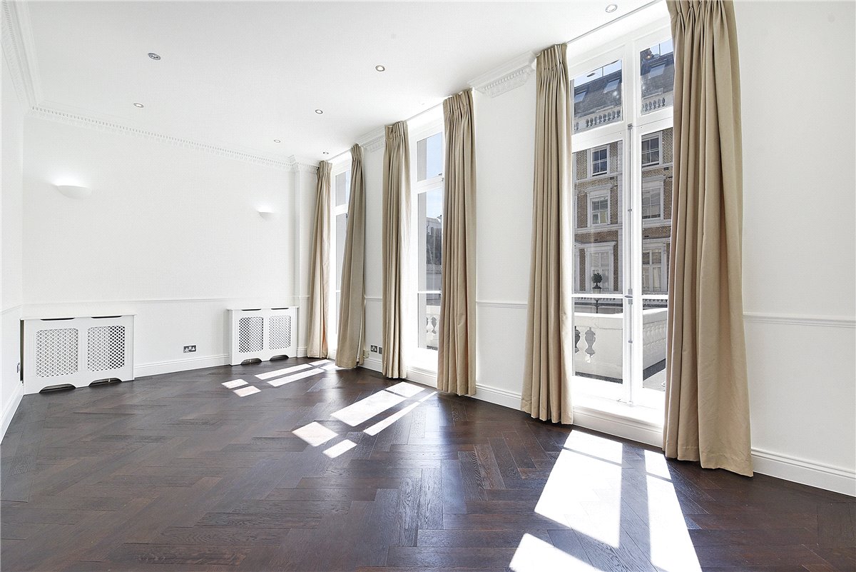 2 bedroom Flat, Manson Place, Knightsbridge, SW7 - Available