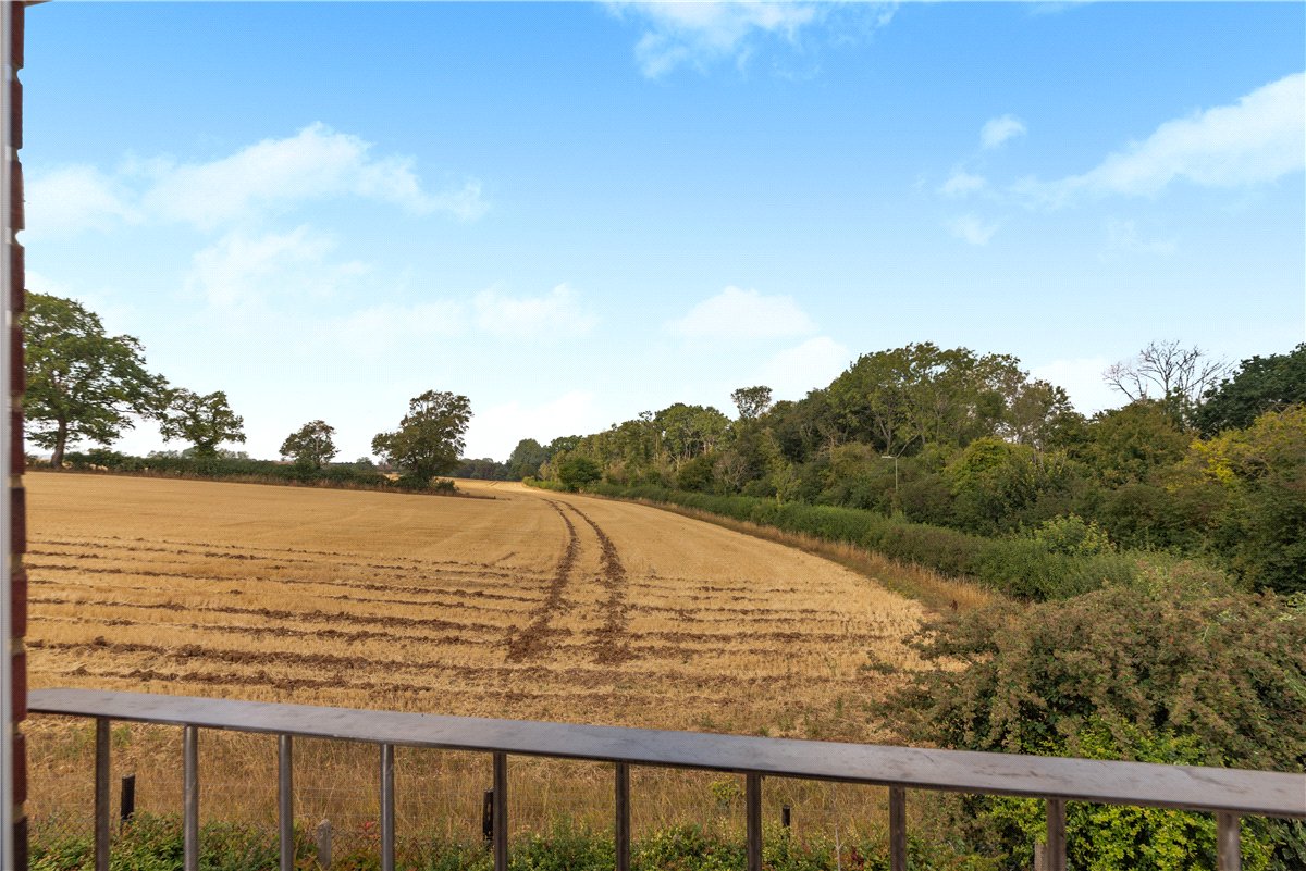 3 bedroom House, Roberts Road, Barton Stacey, SO21 - Available, Image 10