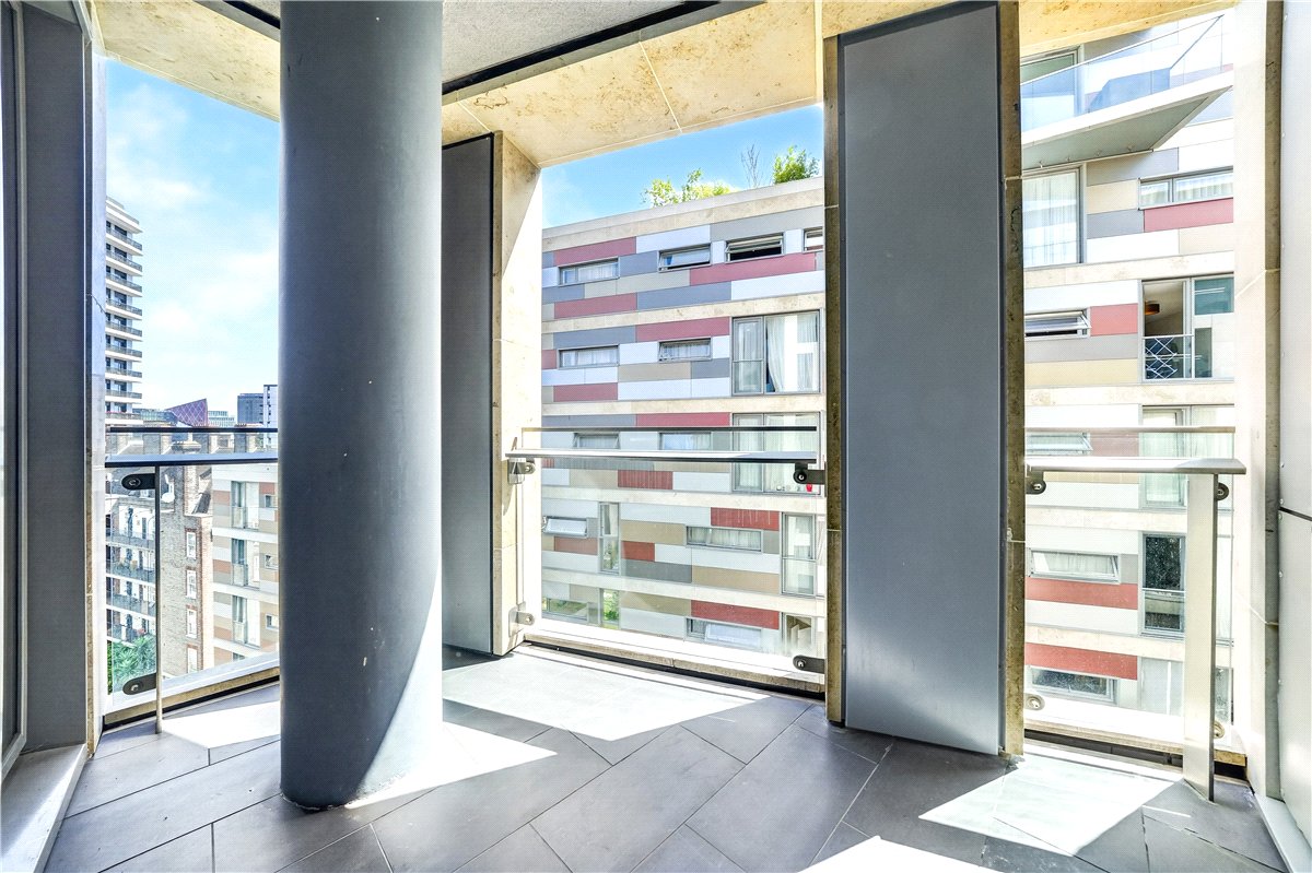 3 bedroom Flat, Gatiff Road, Pimlico, SW1W - Available, Image 5