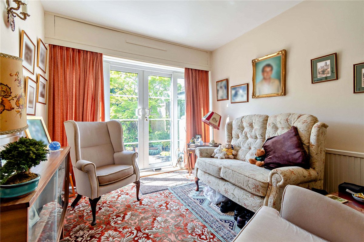 4 bedroom House, Almsford Drive, Harrogate, HG2 - Sold STC, Image 2