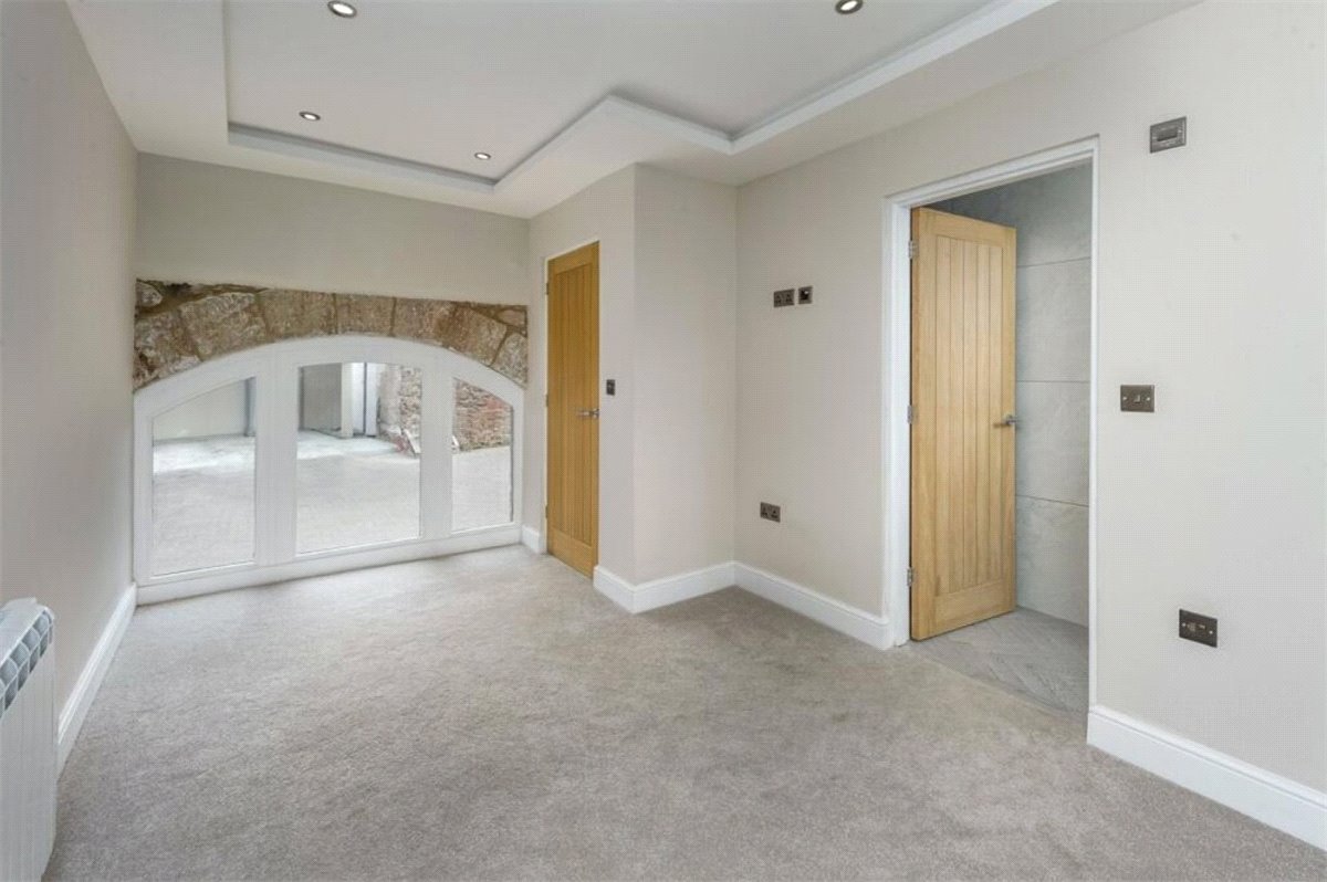 2 bedroom Flat, Farne House, 12 Crewe Street, NE68 - Available, Image 6