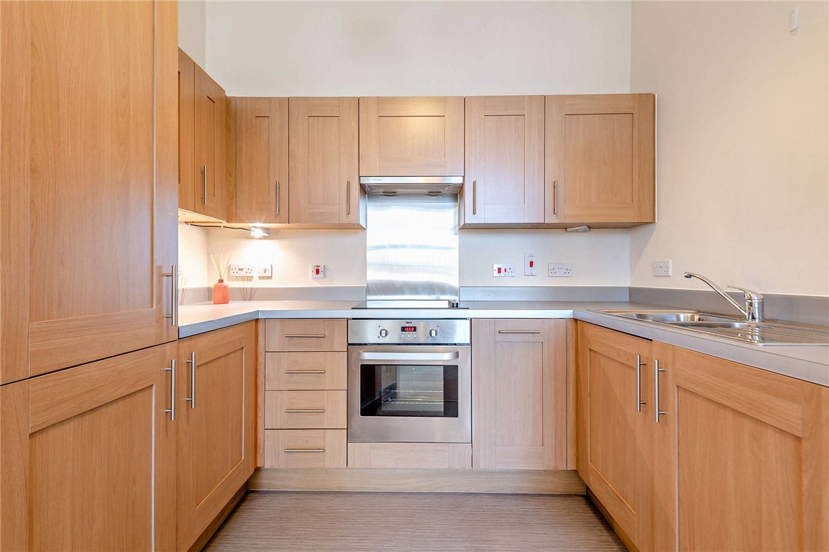 1 bedroom Flat, Ireland Drive, Newbury, RG14 - Available, Image 8
