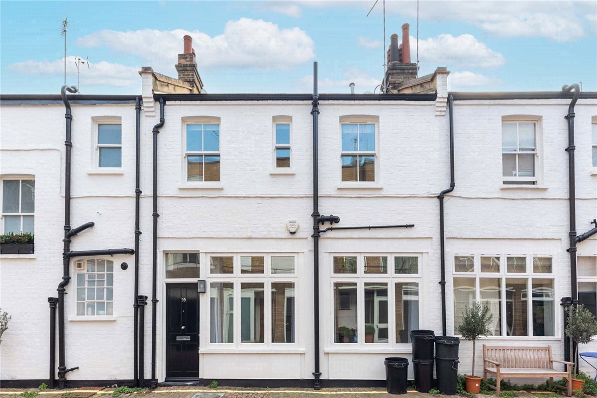 2 bedroom House, Montagu Mews South, Marylebone, W1H - Let Agreed