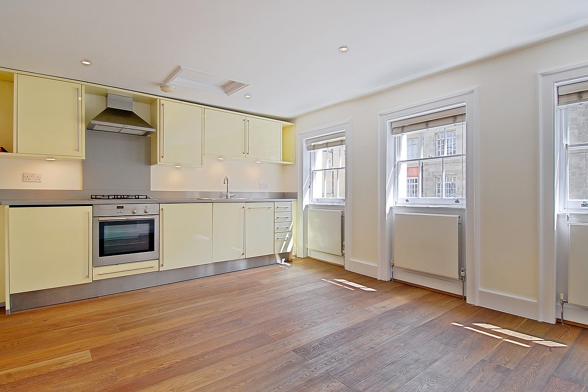1 bedroom Flat, Seymour Street, Marylebone, W1H - Available