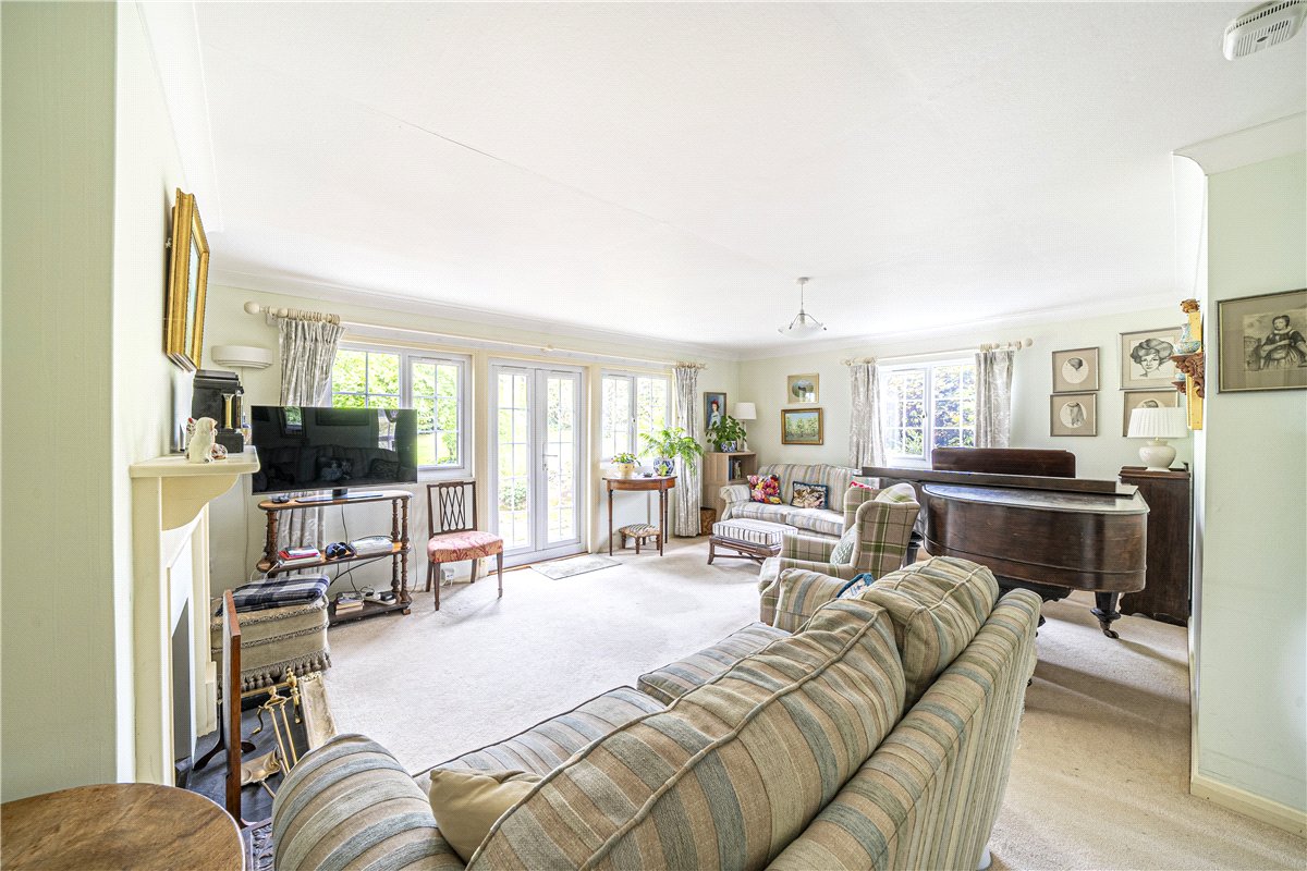 3 bedroom Bungalow, Paddock Field, Chilbolton, SO20 - Available, Image 1