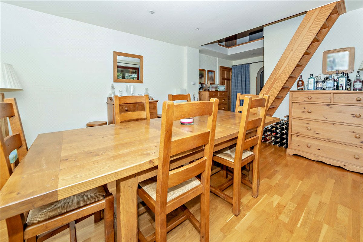 6 bedroom House, The Maltings, West Ilsley, RG20 - Available, Image 17