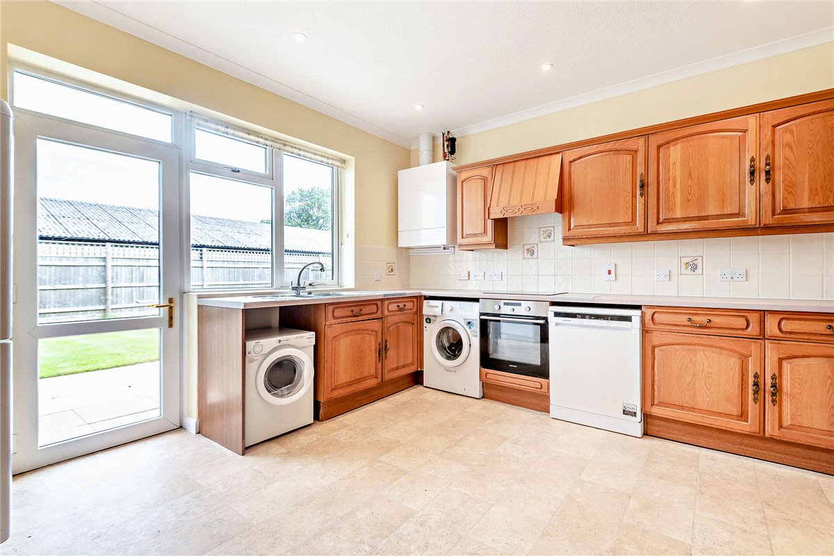 3 bedroom Bungalow, Gore End Road, Ball Hill, RG20 - , Image 1