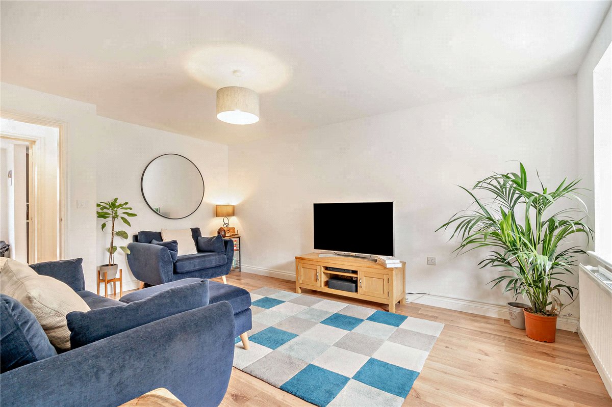 3 bedroom House, Mandarin Drive, Newbury, RG14 - Available, Image 7