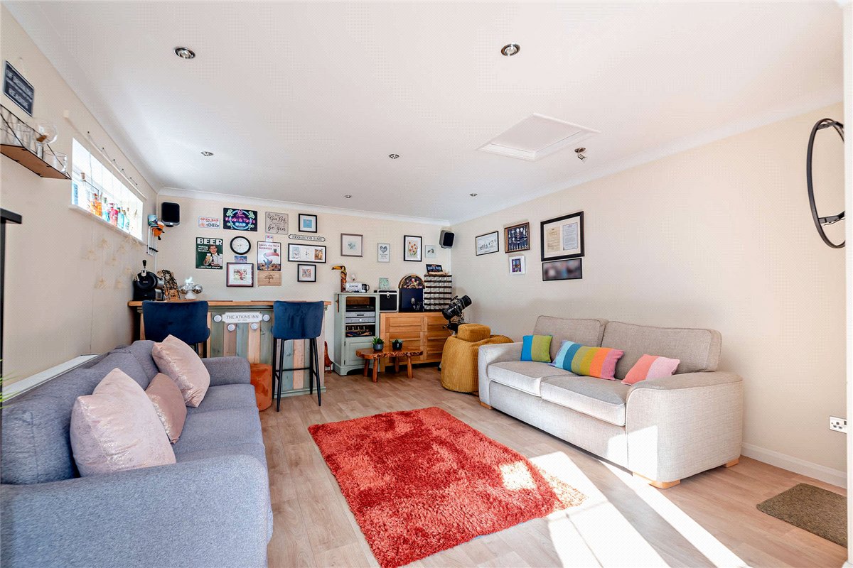 4 bedroom House, Ashford Hill Road, Headley, RG19 - Available, Image 9