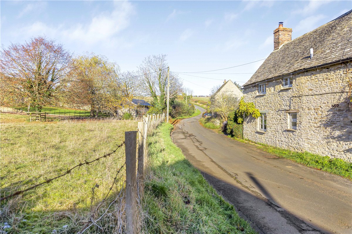 2 bedroom Cottage, Ball Lane, Tackley, OX5 - , Image 16