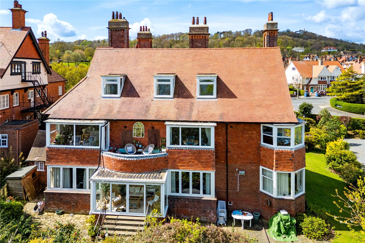 2 bedroom Flat, Holbeck Hill, Scarborough, YO11 - Available, Image 7