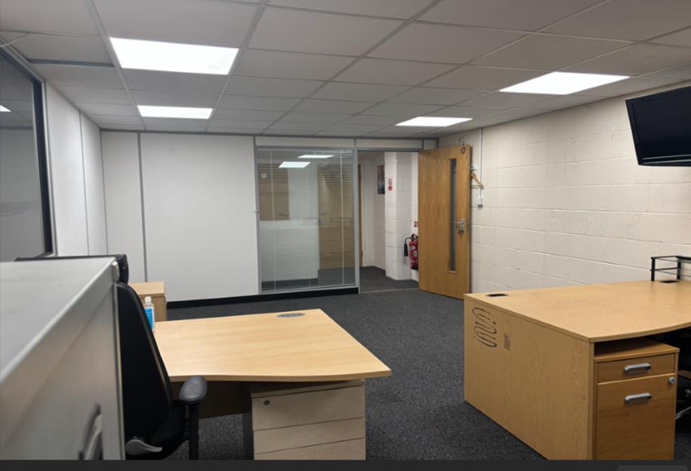 2231 Sq Ft, Harris Road, Calne, SN11 - Available, Image 2
