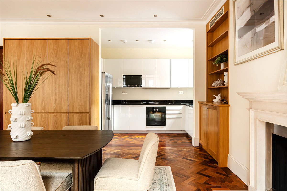 2 bedroom Flat, Grosvenor Square, Mayfair, W1K - Available, Image 25