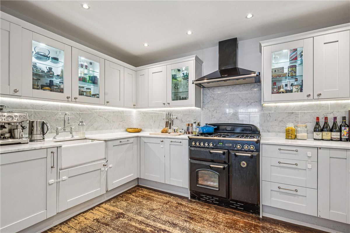 2 bedroom Flat, Hildyard Road, London, SW6 - Available, Image 1