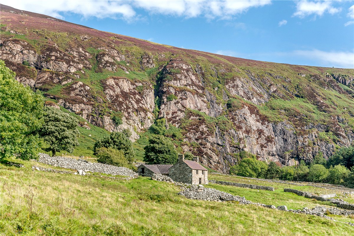 329  Land, Llithfaen, Pwllheli, LL53 - Available