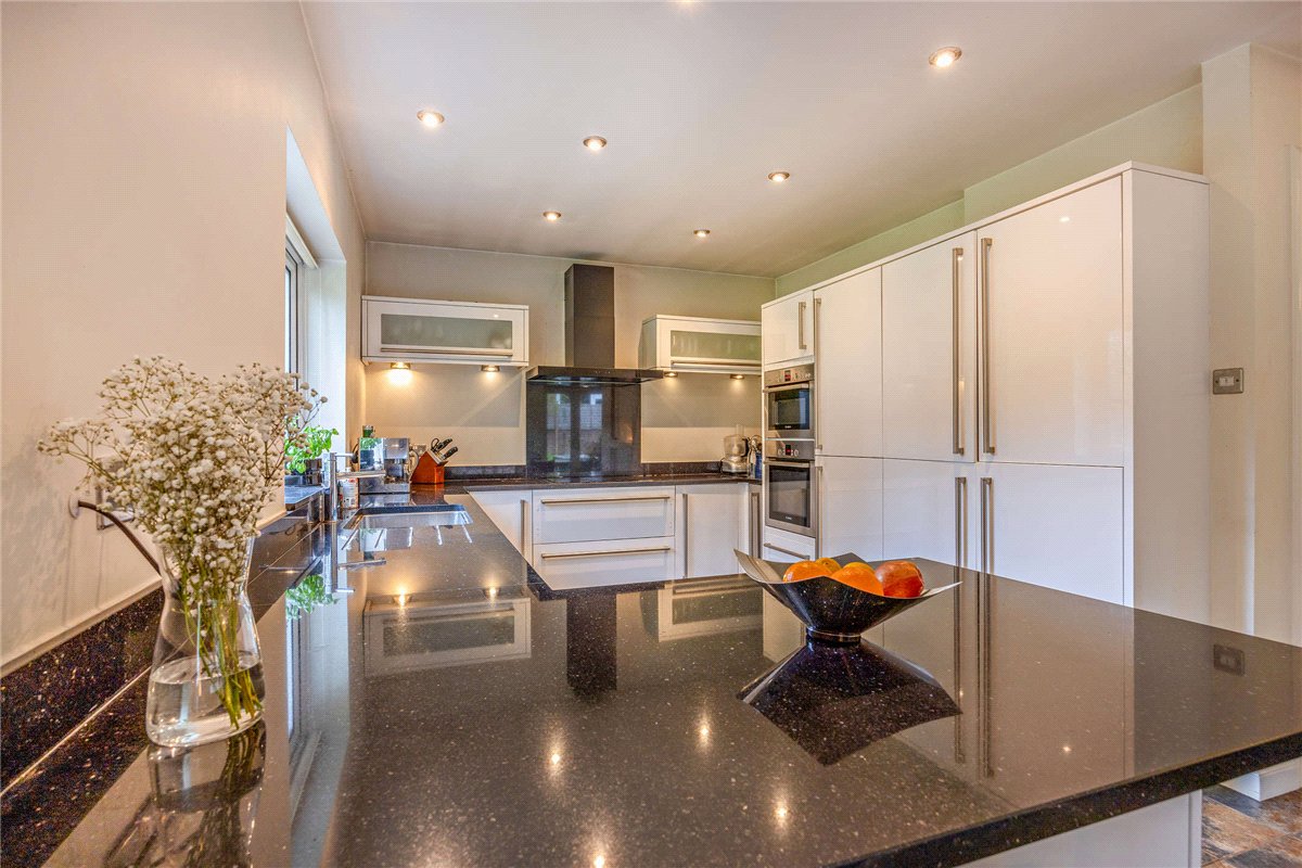 5 bedroom House, Andover Road, Newbury, RG14 - Available, Image 22