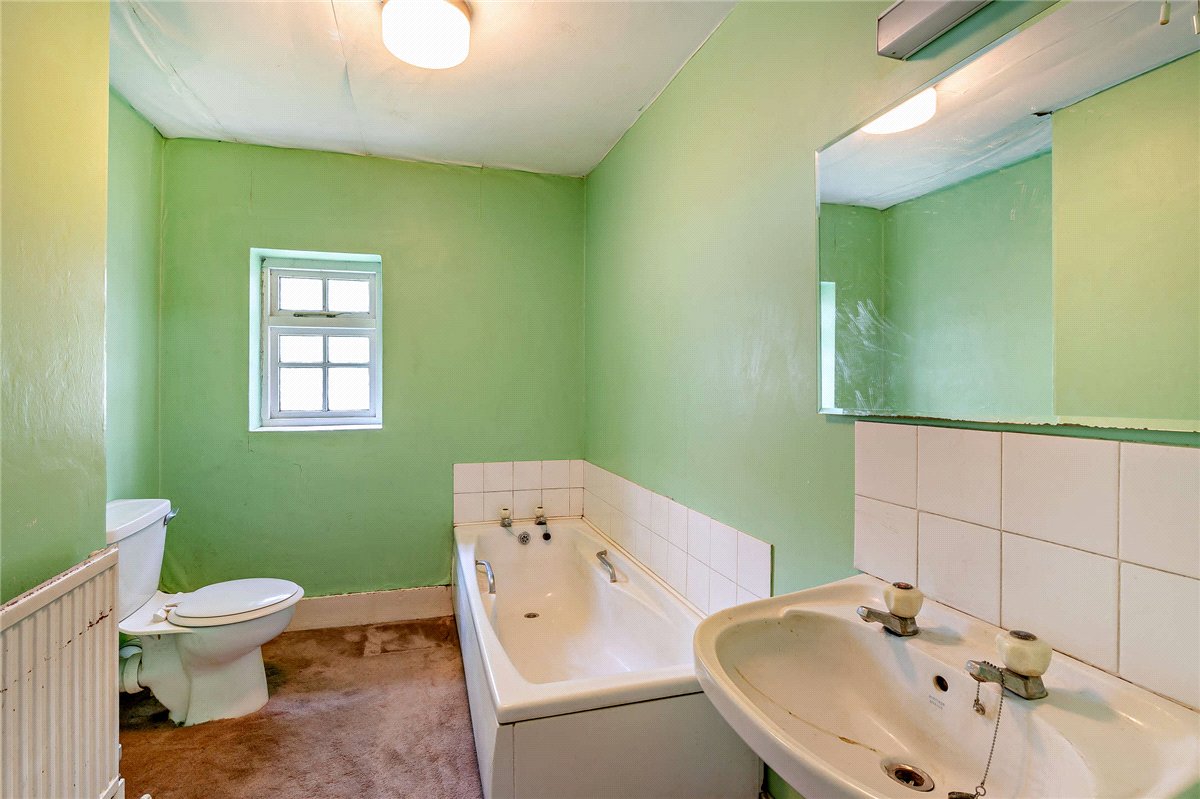 3 bedroom House, Soke Road, Silchester, RG7 - Available, Image 14