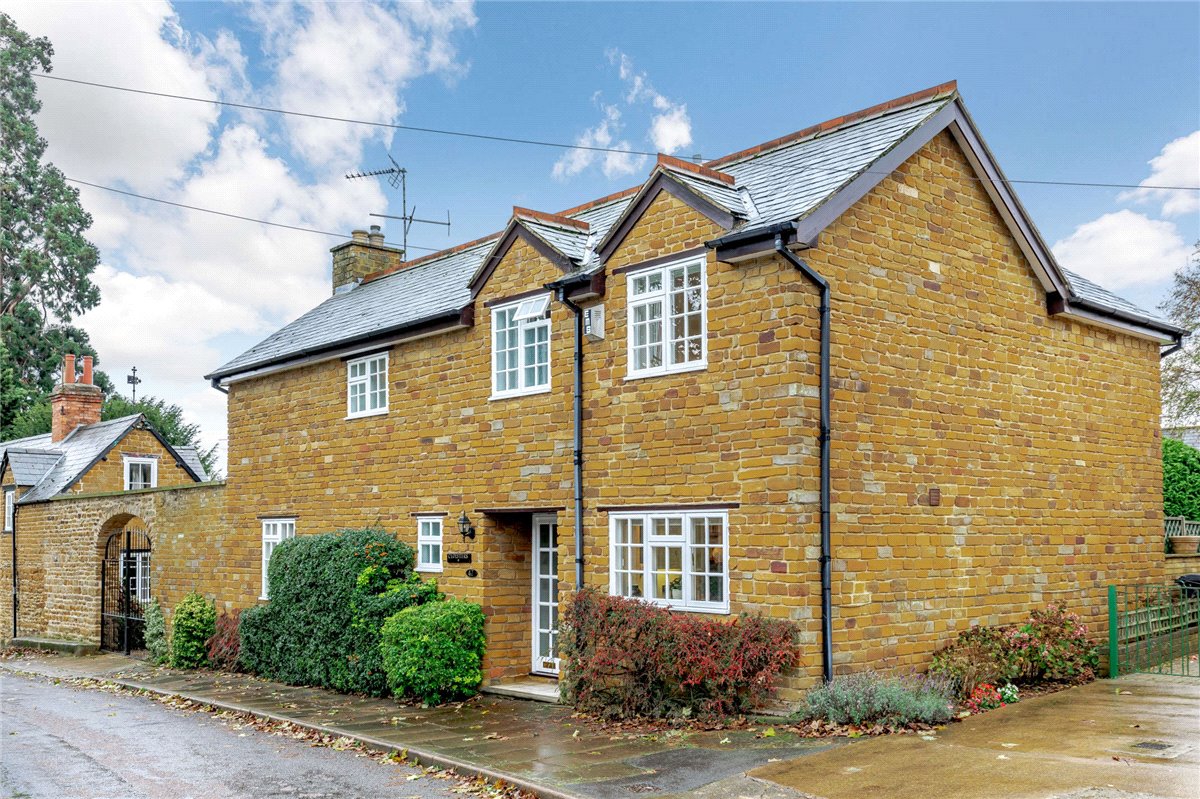 3 bedroom Cottage, Brook Lane, Dallington, NN5 - Sold