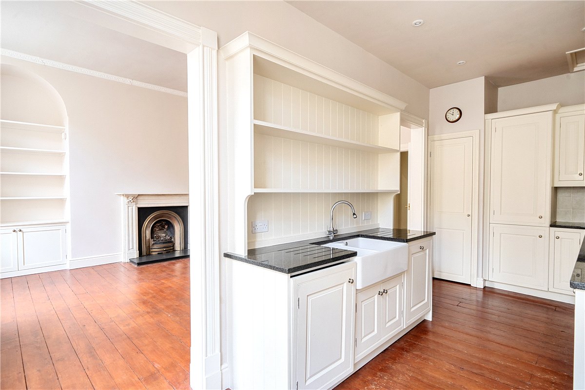 2 bedroom Flat, Henrietta Street, Bath, BA2 - Available, Image 1