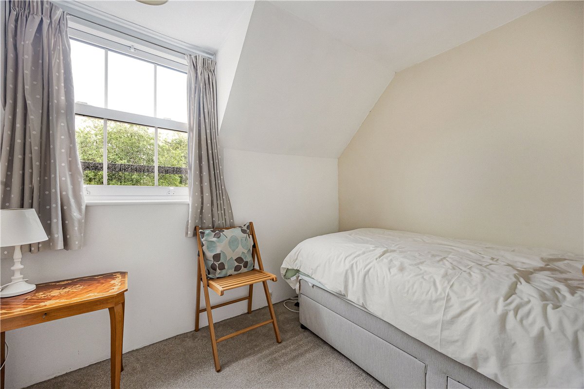 3 bedroom House, Brook Street, Great Bedwyn, SN8 - Available, Image 13
