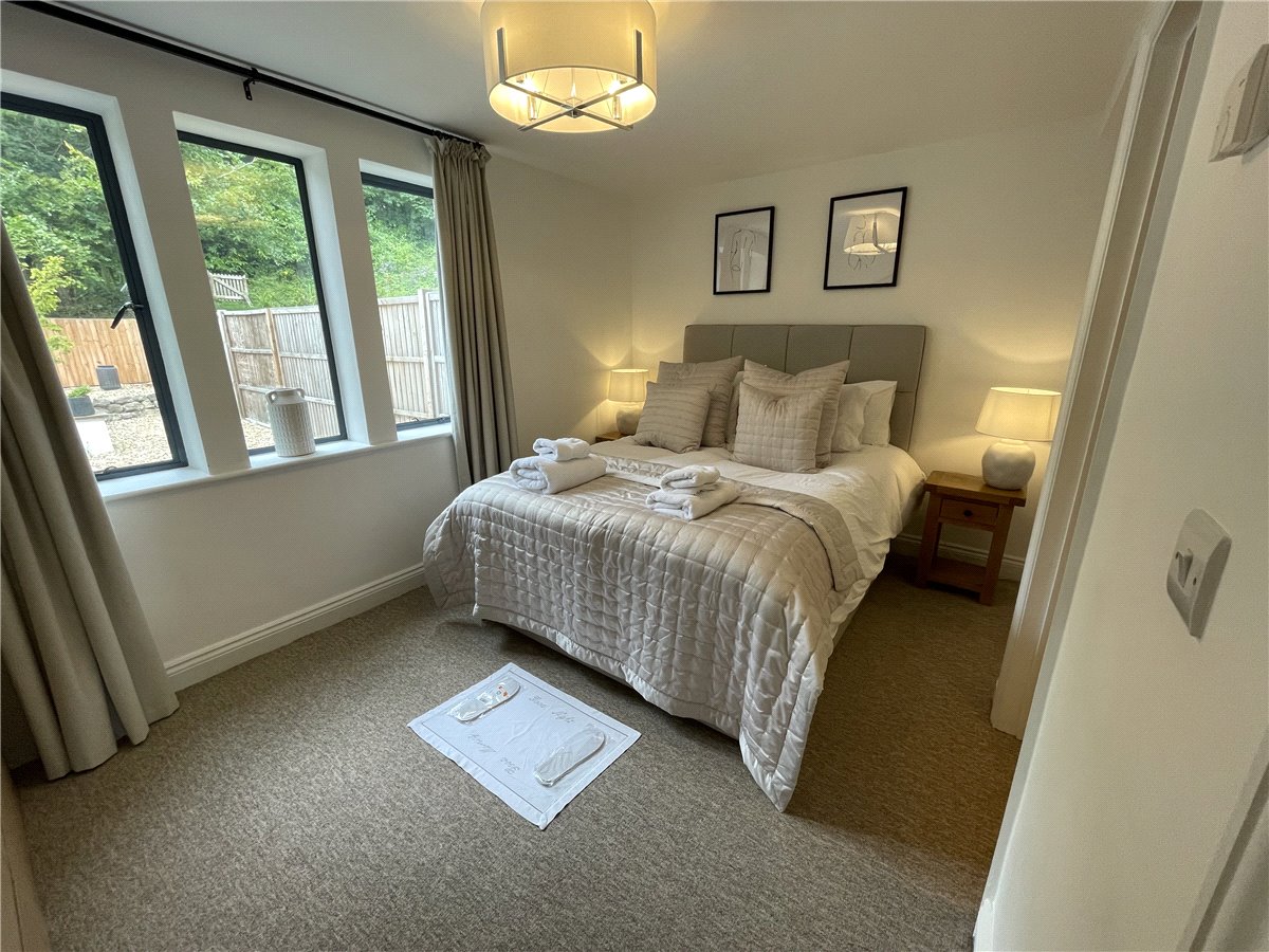 2 bedroom Flat, Brockham End Mews, Brockham End, BA1 - , Image 4