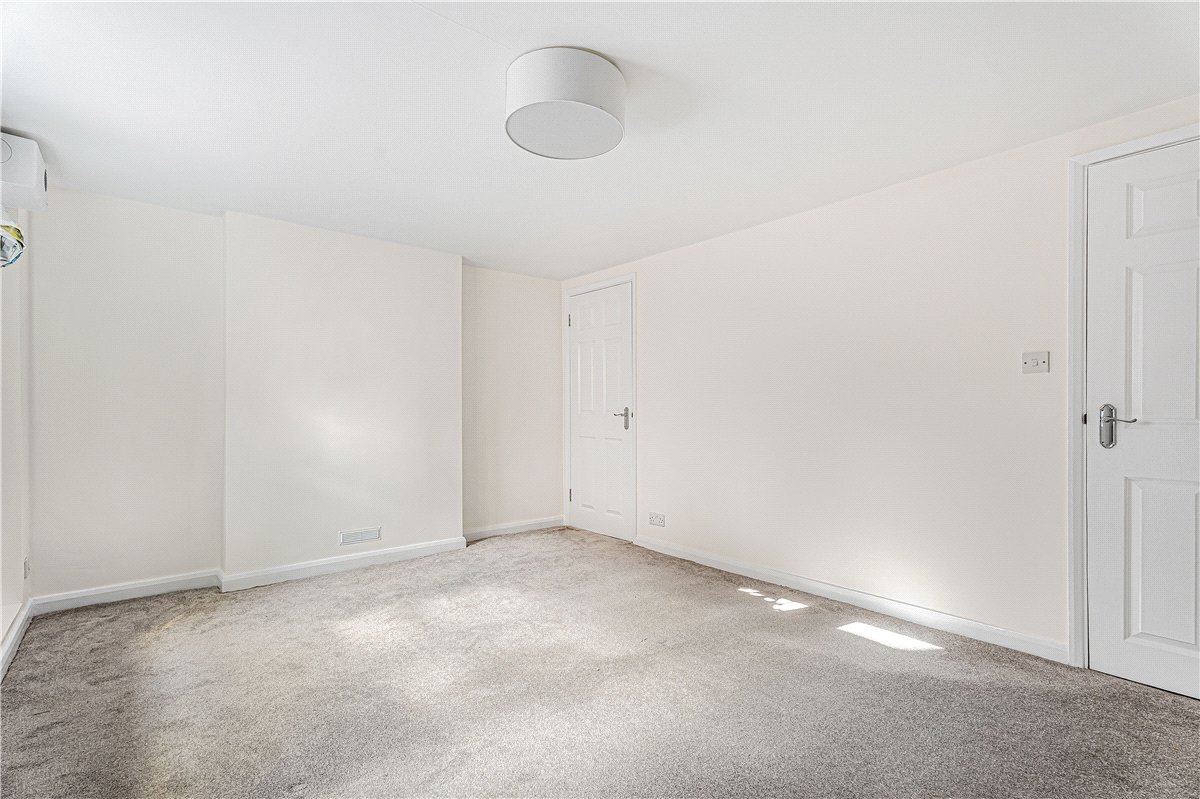 1 bedroom Flat, Walton Crescent, Oxford, OX1 - Available, Image 10