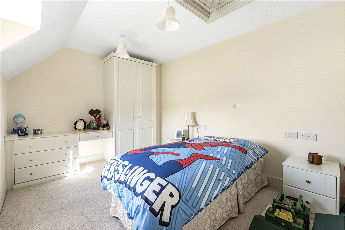 4 bedroom House, Main Road, Cherhill, SN11 - Available, Image 12