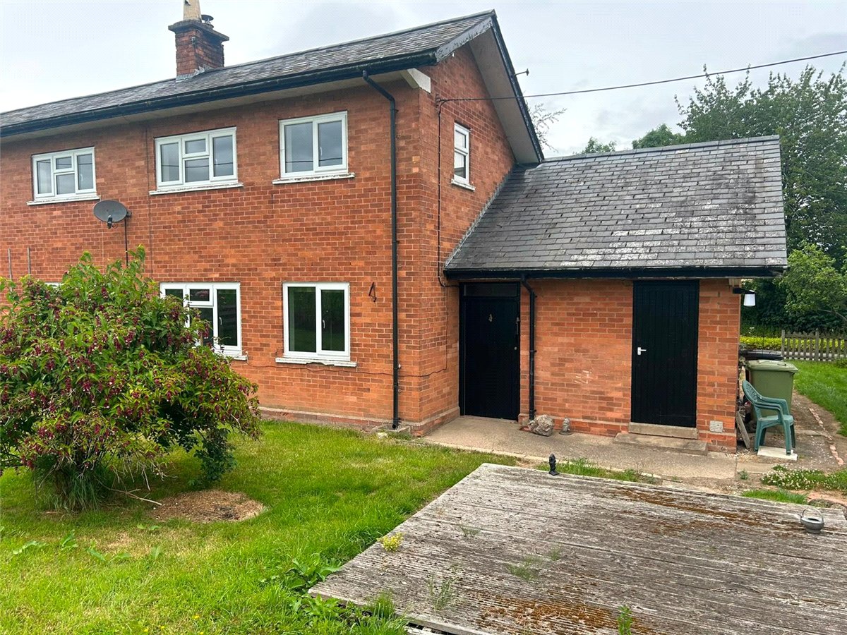 3 bedroom House, Overton Road, Ruabon, LL14 - Available, Image 1