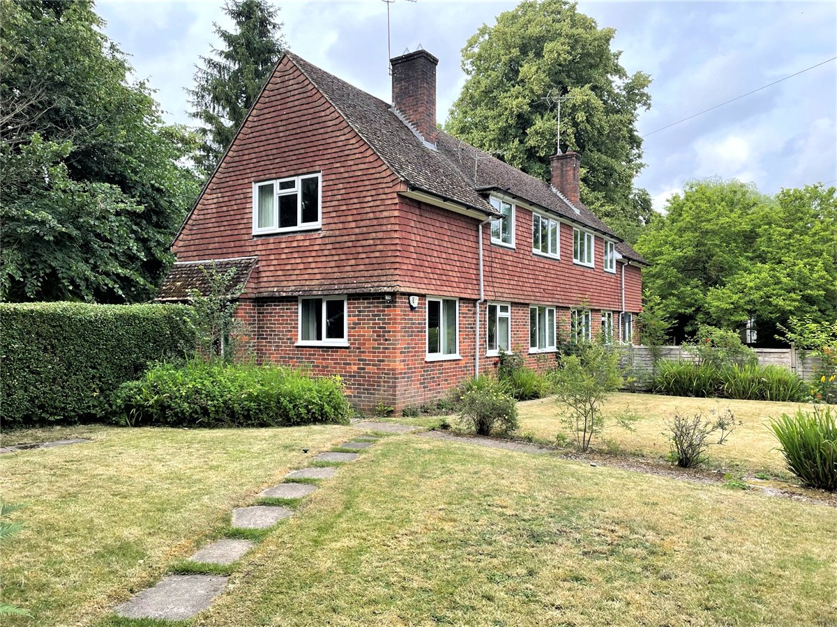 3 bedroom House, Bourne Cottages, East Woodhay, RG20 - 