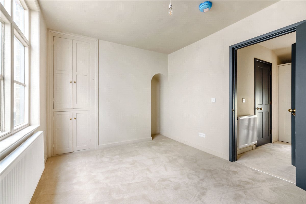1 bedroom Flat, The Arcade, Newbury, RG14 - , Image 3