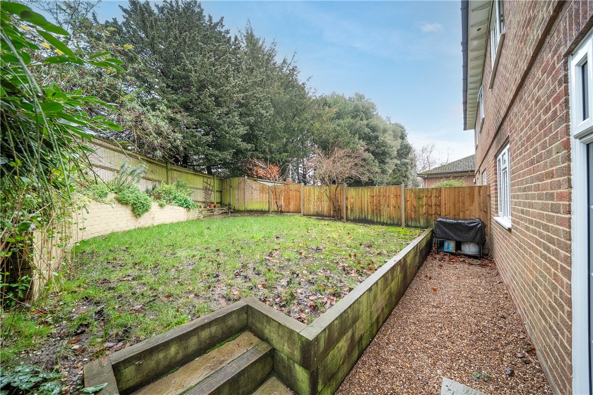 2 bedroom Maisonette, Dawn Gardens, Winchester, SO22 - Available, Image 2